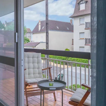 Apartment Les Cormorans By Interhome